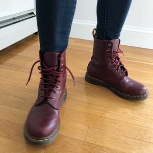 Air Walks Doc Martins Size; 8